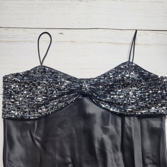 Lucy Paris Marnie Sequin Bow Detail Maxi Dress Gown Black Silver V Neck Small - Picture 5 of 10